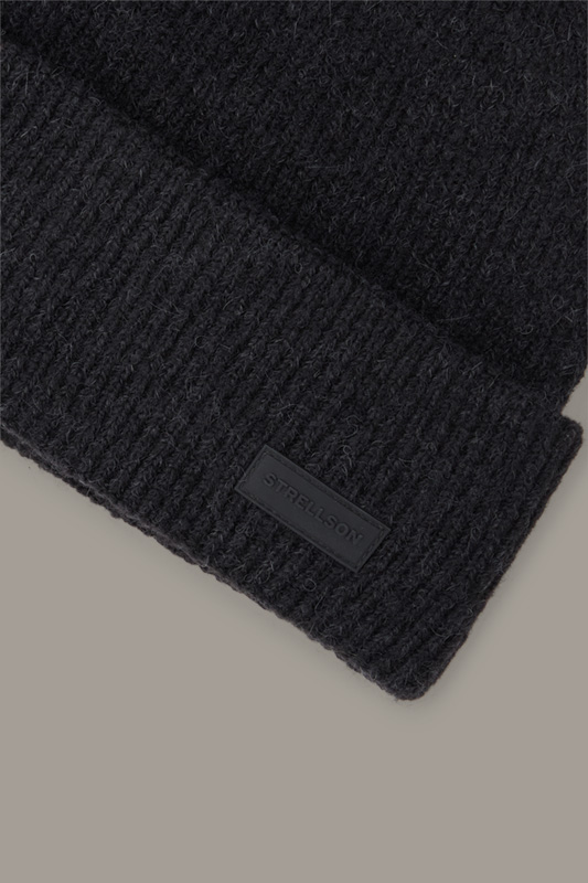 Marten Knitted Hat in Black