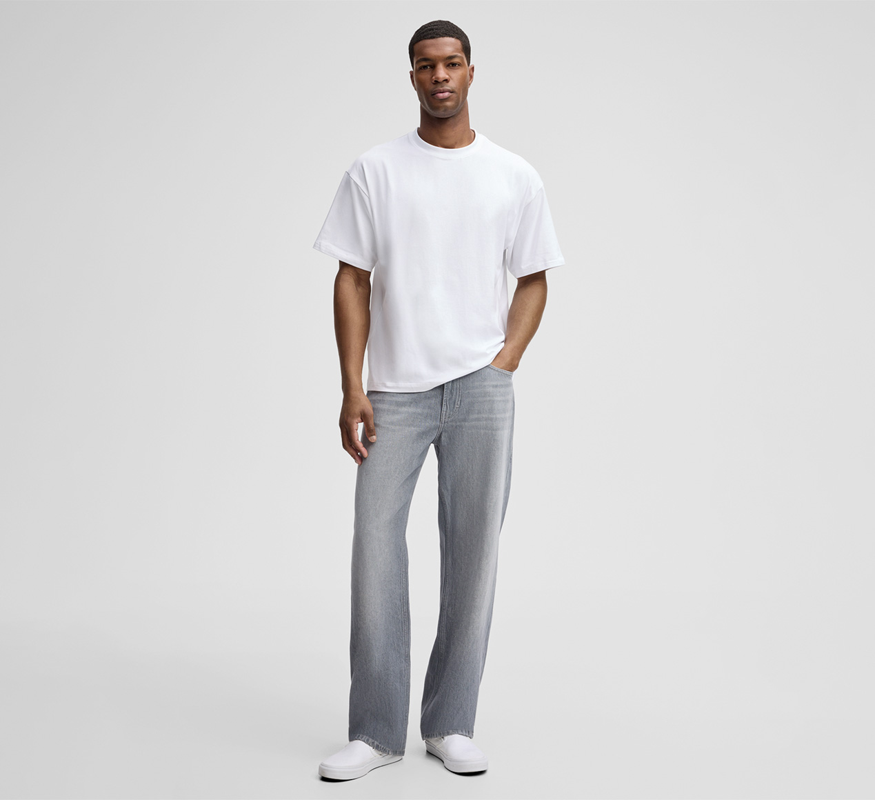 Strellson präsentiert das Produkt Flex Cross T-Shirt Geza, weiß aus der Kategorie T-Shirts & Sweats