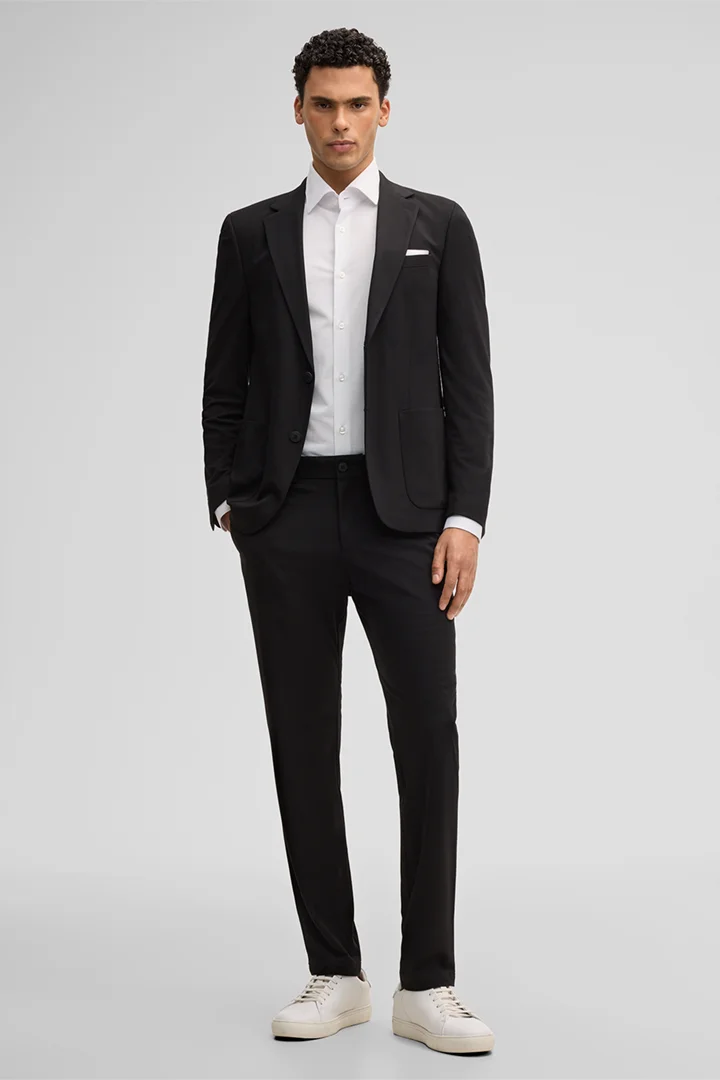 Leads to product detail page "Arndt modular jacket, black"