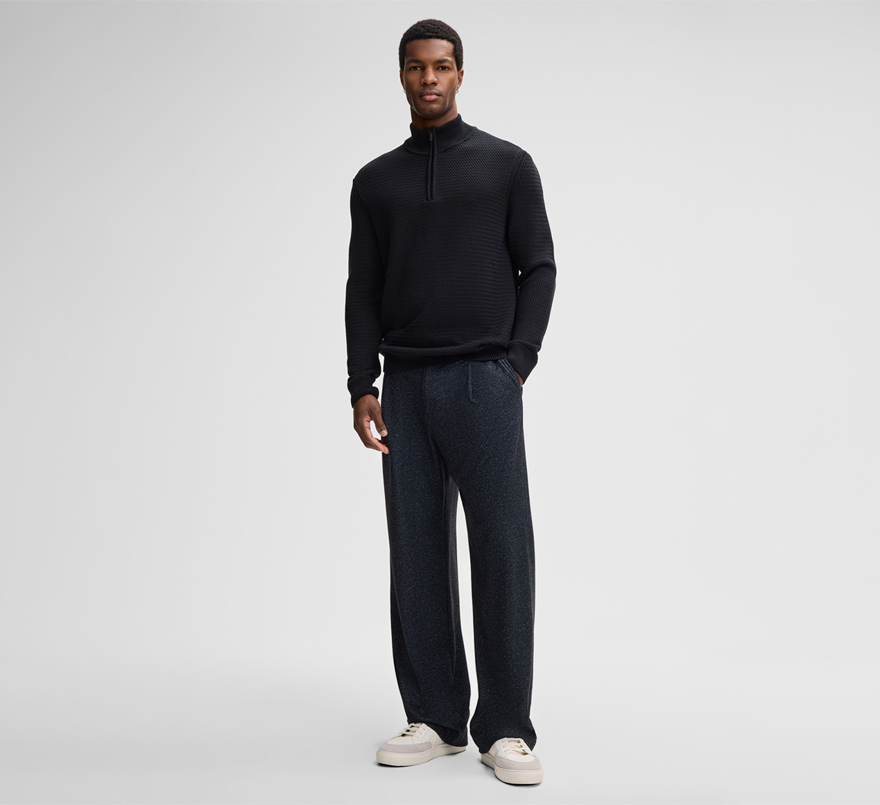 Strellson präsentiert das Produkt Bundfaltenhose Ludo, dunkelblau gemustert aus der Kategorie Hosen