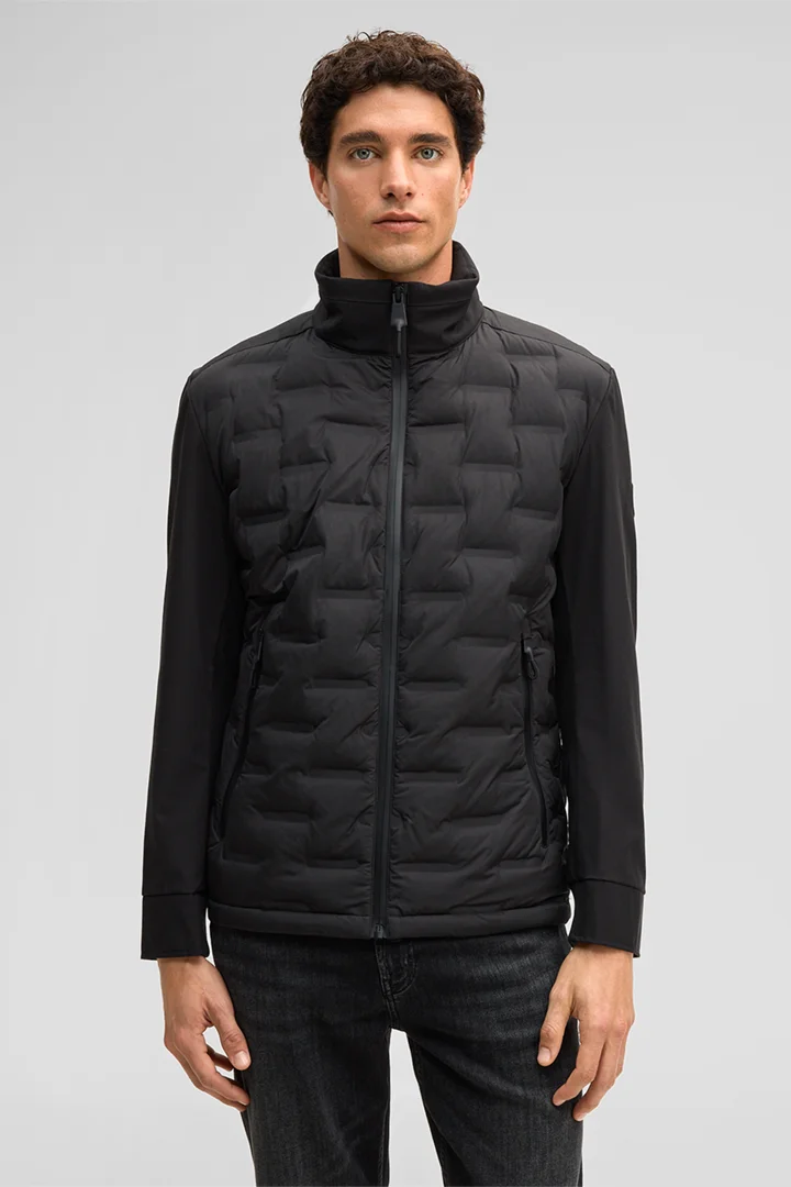 Leads to product detail page "Avio Flex quilted jacket, black"