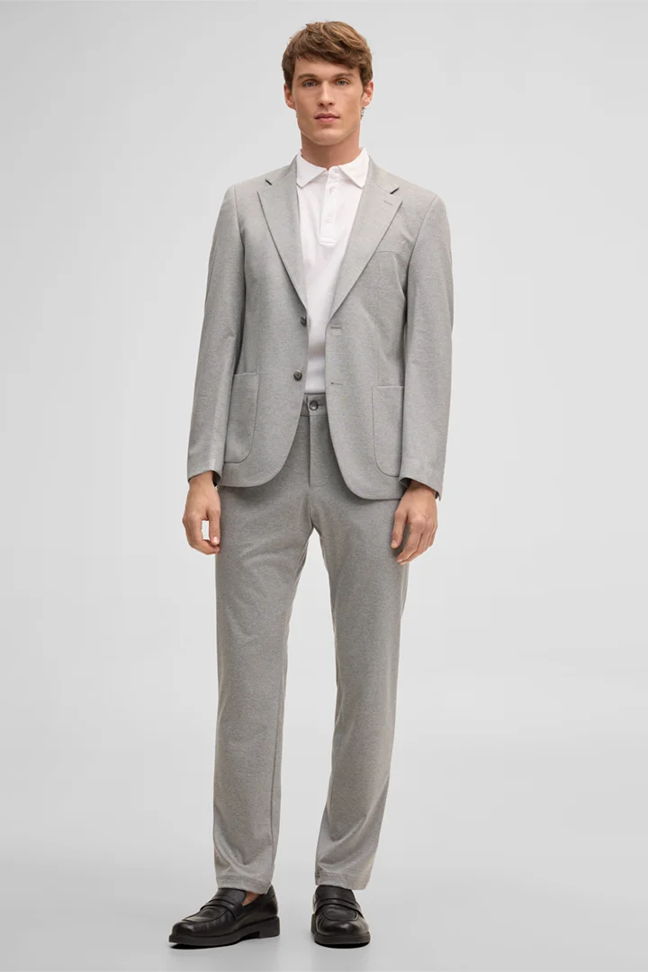 Mène à la page produit « Pantalon de costume modulable Tius, gris »