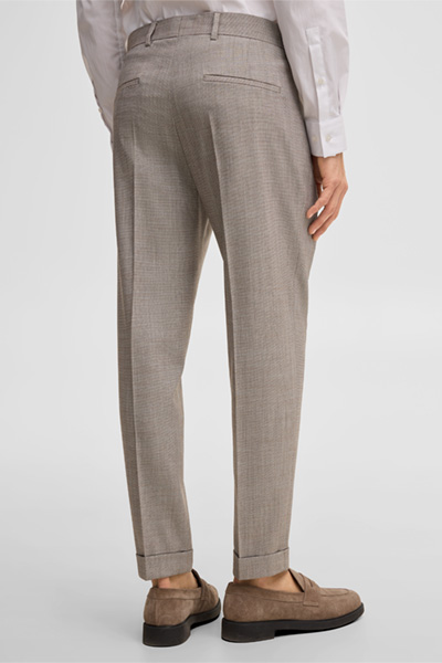 Mène à la page produit « Pantalon de costume modulable Luis, beige »