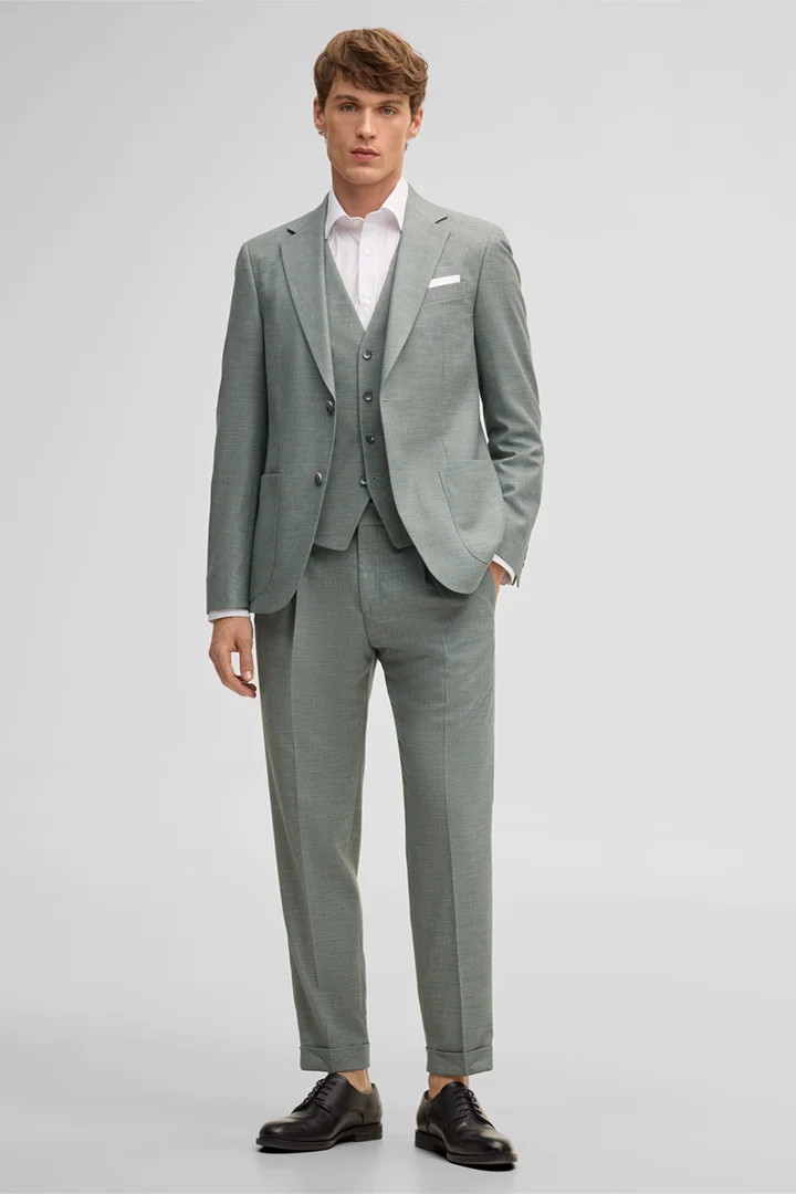 Leads to product detail page "Gyl waistcoat, green"