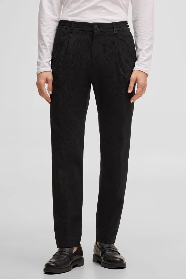 Leads to product detail page "Flex Cross crêpe pleated trousers Lui, black"