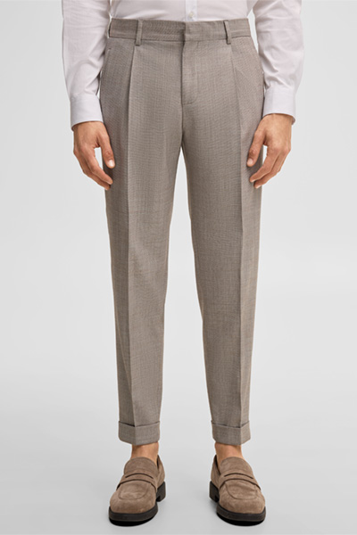 Mène à la page produit « Pantalon de costume modulable Luis, beige »