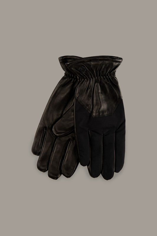 Gloves in black