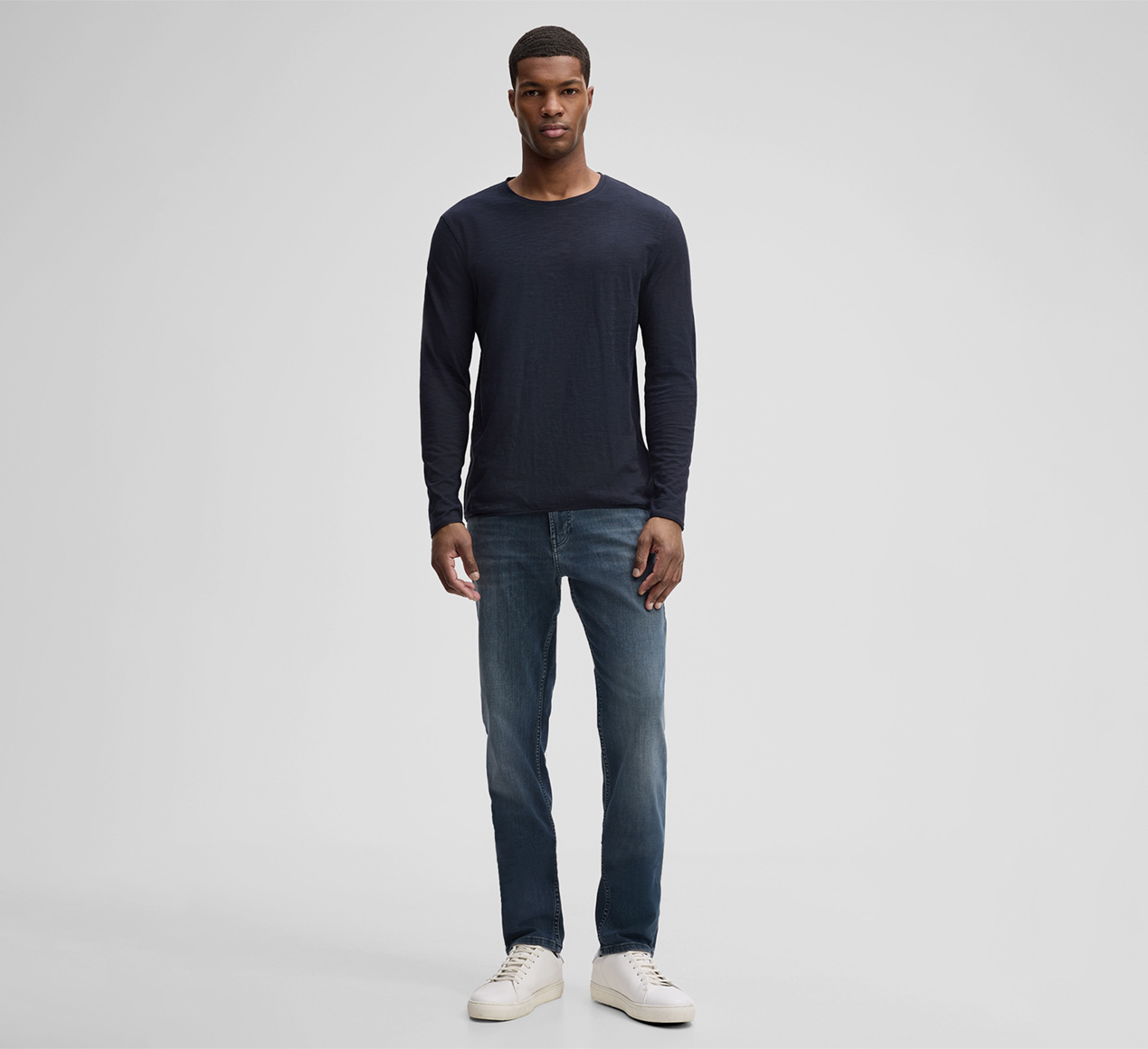 Strellson présente le produit T-shirt à manches longues Colin, navy de la catégorie T-shirts et sweats