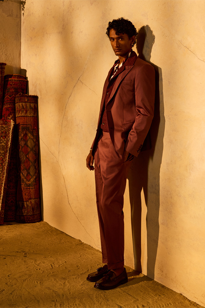 Führt zu Look-Detailseite „Shop the Look“