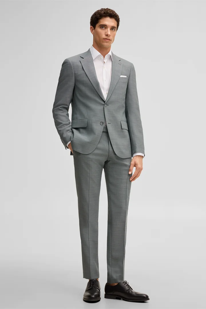 Leads to product detail page "Alzer Kynd suit, green"