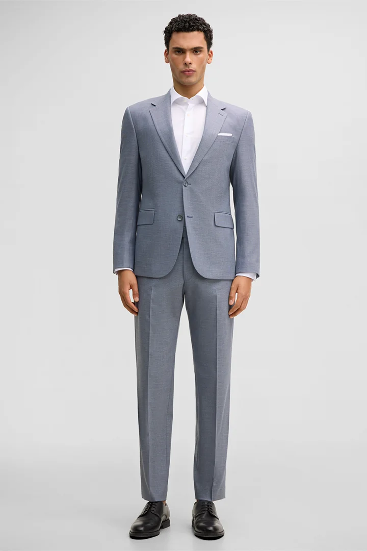 Führt zu Produktdetailseite „Anzug Aidan-Melwin, hellblau"