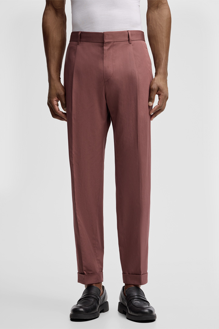 Führt zu Produktdetailseite „Anzughose Luis, rostrot"