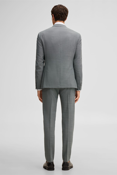 Leads to product detail page "Alzer Kynd suit, green"