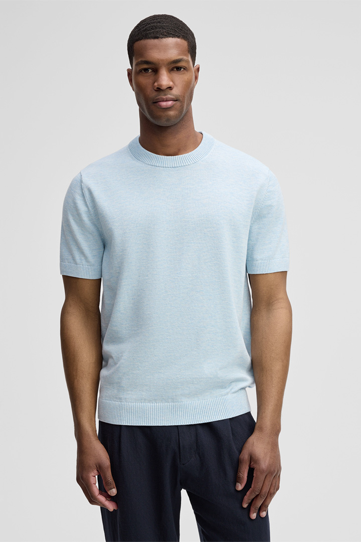 Führt zu Produktdetailseite „Strickshirt Loic, hellblau"