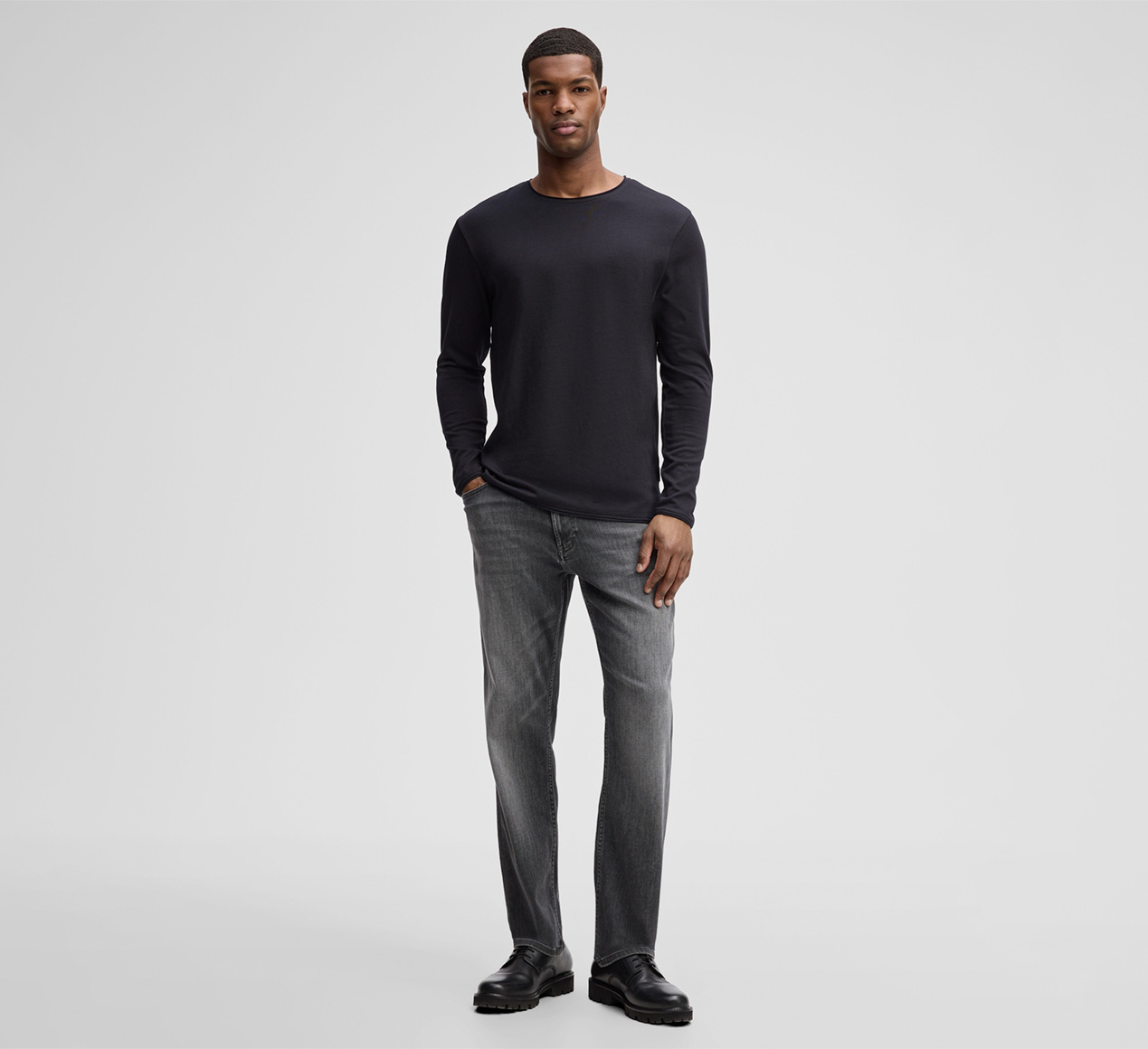 Strellson presents the product Prospect Long-sleeved Top in Black from the category T-shirts & sweatshirts