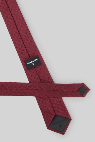 Cravate à motifs bordeaux