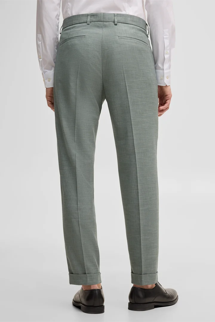 Mène à la page produit « Pantalon de costume modulaire Luis, vert »