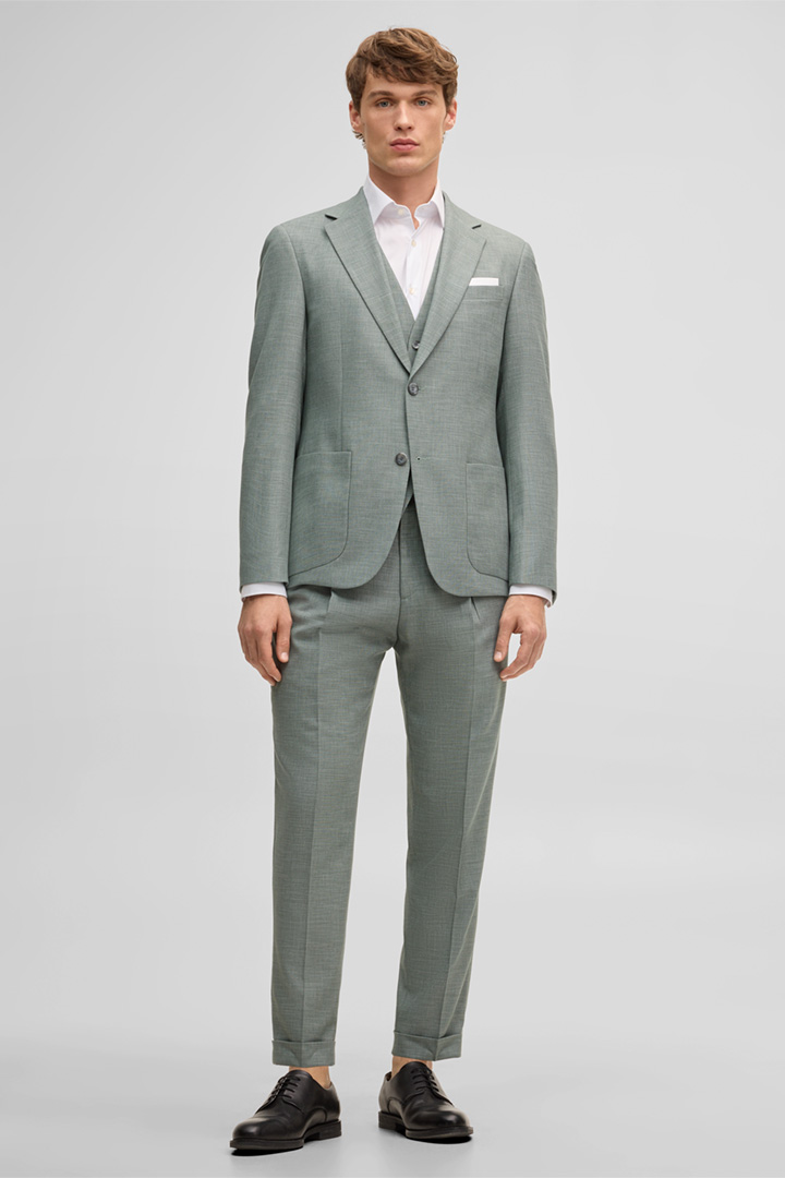 Leads to look detail page “Arndt-Luis Modular Suit in Green”