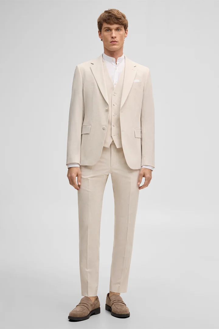 Leads to product detail page "Ves waistcoat, light beige"