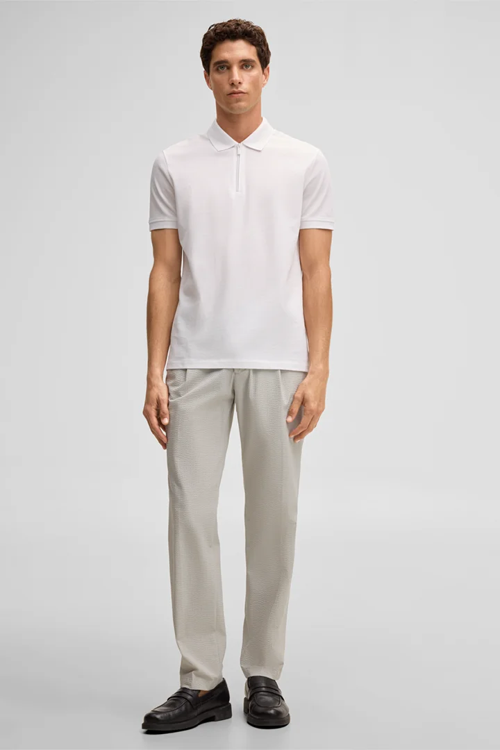 Führt zu Produktdetailseite „Flex Cross Crêpe-Bundfaltenhose Lui, hellgrau"