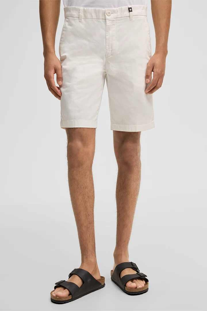 Führt zu Produktdetailseite „Chino-Shorts Crush, offwhite"