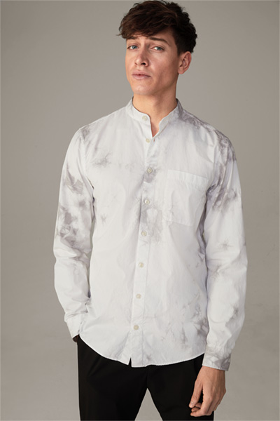 Chemise en coton Cadan, blanc cassé à motif batik